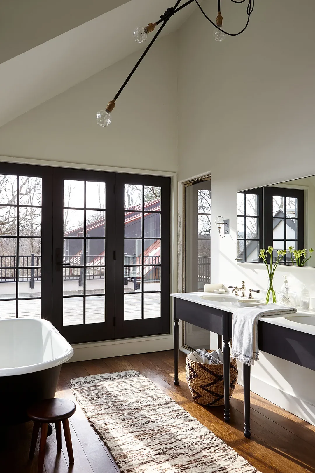 A Stone Farmhouse, Civil War–Era Addition, and Stucco New Build Come Together in the Hudson Valley