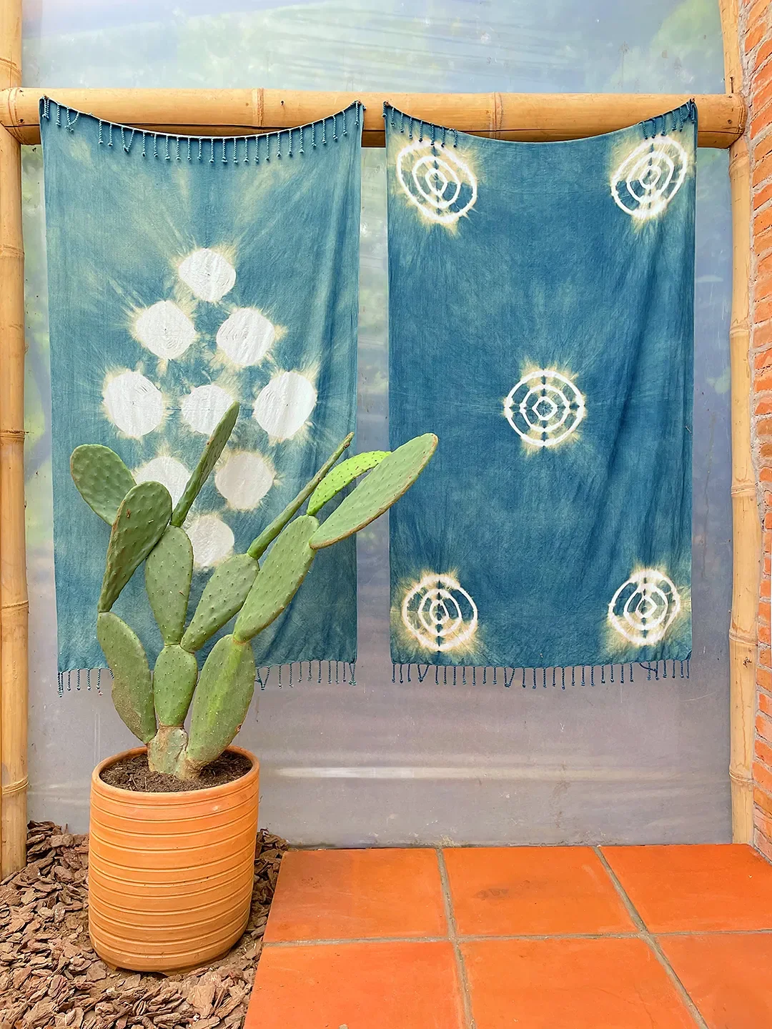 Another Use for the Turmeric in Your Pantry: Tie-Dyeing Pillowcases